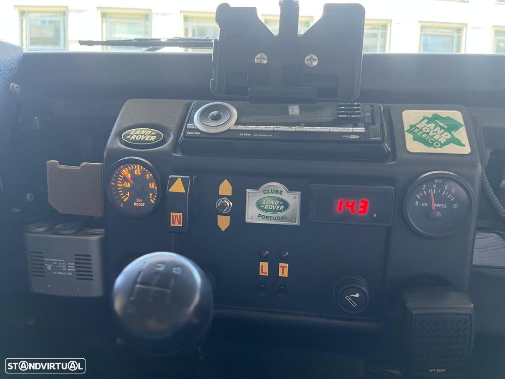 Land Rover Defender 90 2.5 TD5 Metal Top - 14