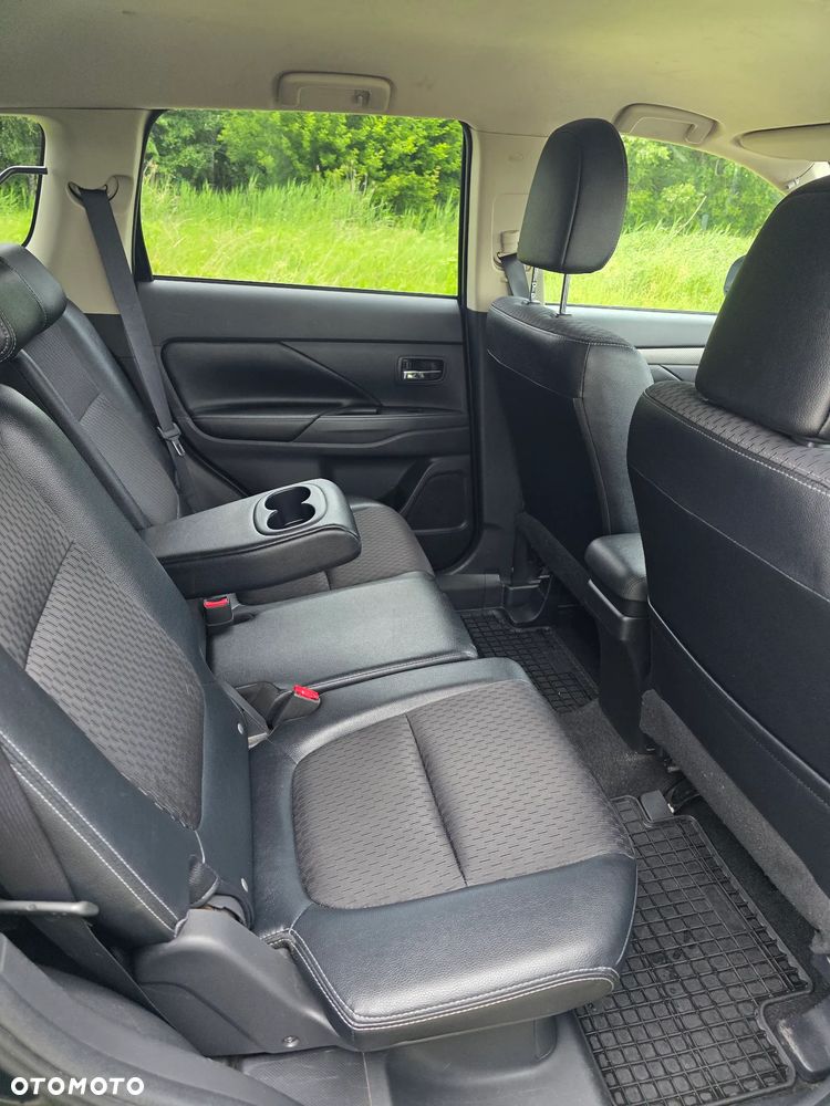 Mitsubishi Outlander 2.2 DID Instyle Navi - 20