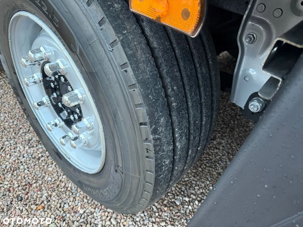 Schmitz Cargobull / VARIOS / 5 POZIOMÓW JAZDY / OŚ PODNOSZONA / P. NOWE OPONY / 385/55/22.5 - 17