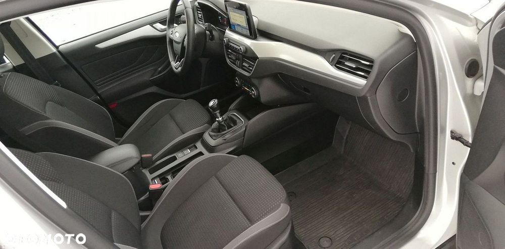 Ford Focus SW 1.0 EcoBoost Trend Edition - 14