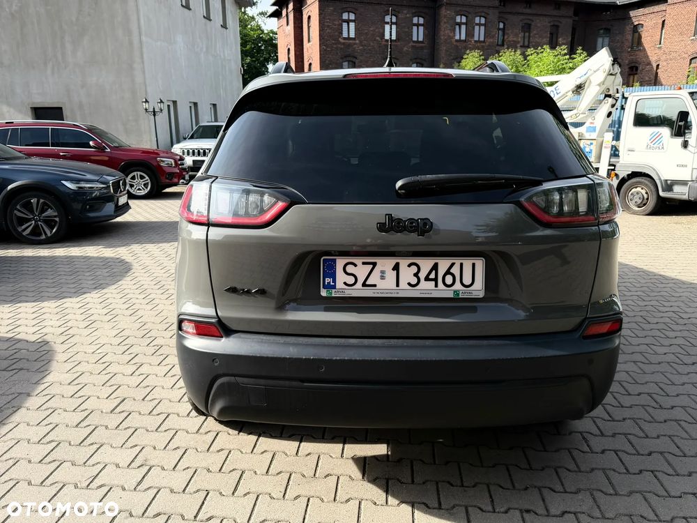 Jeep Cherokee - 11