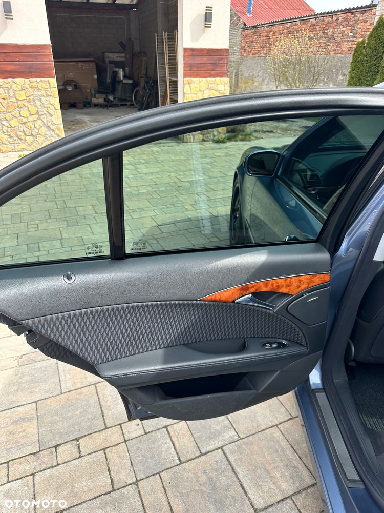 Mercedes-Benz Klasa E 240 Elegance - 26