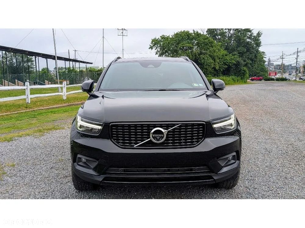 Volvo XC 40 T5 AWD R-Design - 3