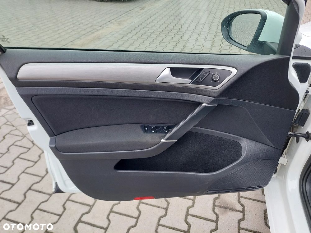 Volkswagen Golf - 11