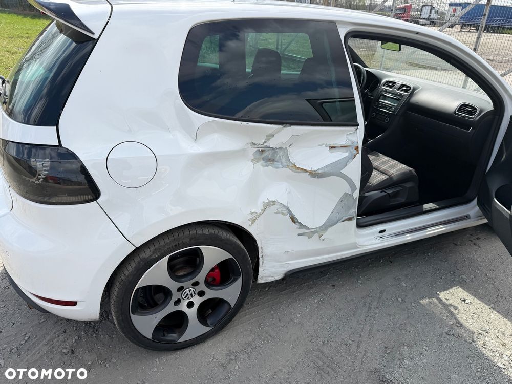 Volkswagen Golf 2.0 GTI - 13