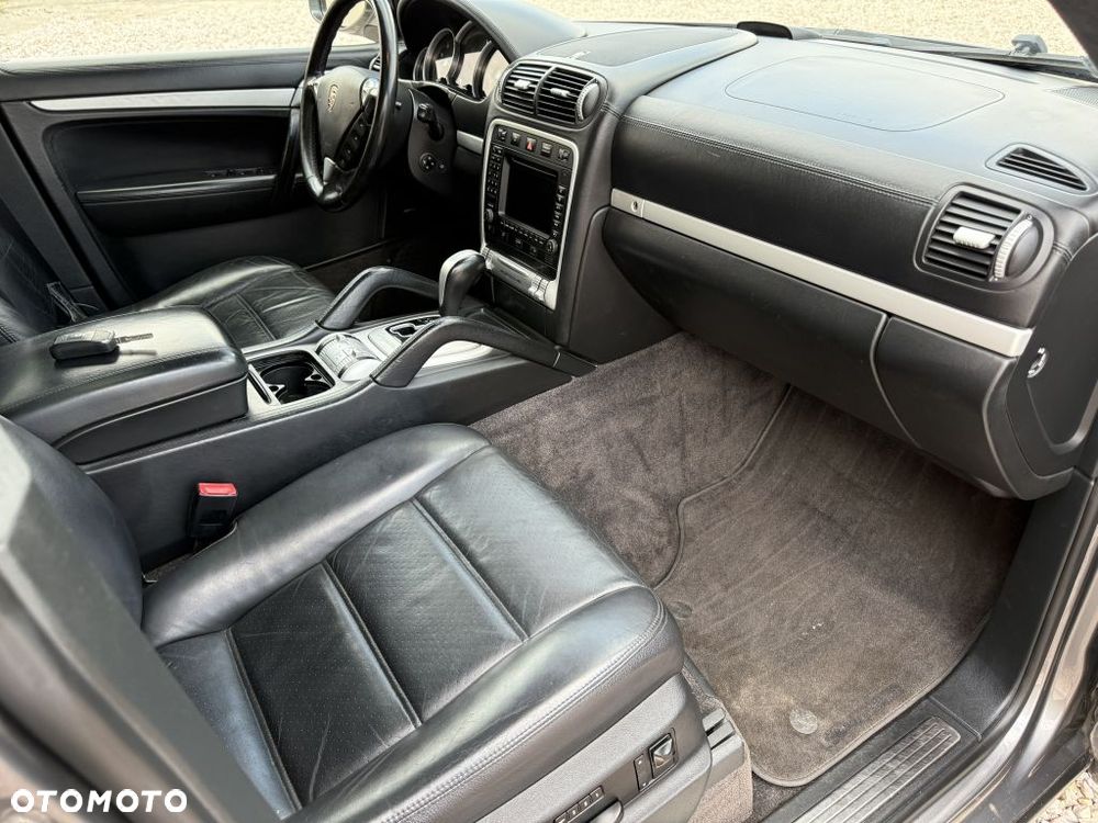 Porsche Cayenne Turbo - 21