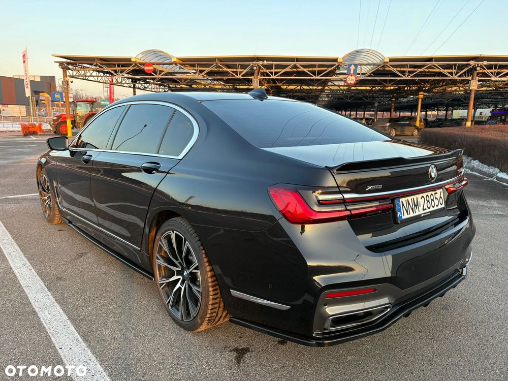 BMW Seria 7 750i xDrive sport - 10