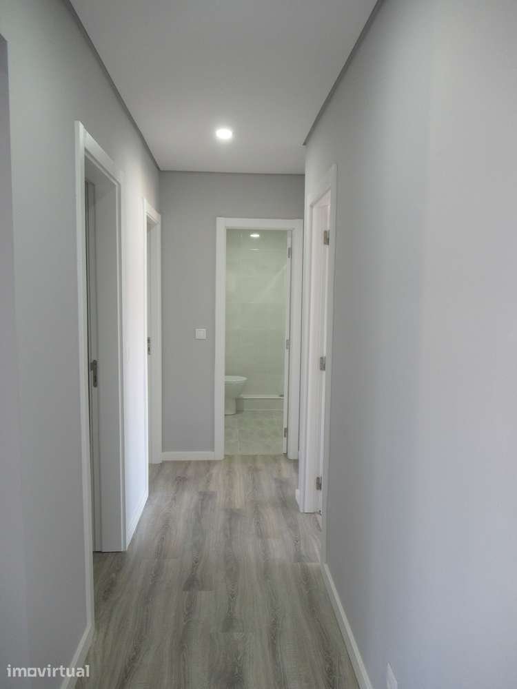 Apartamento T3 renovado na Cruz de Pau (Amora) - Grande imagem: 5/19