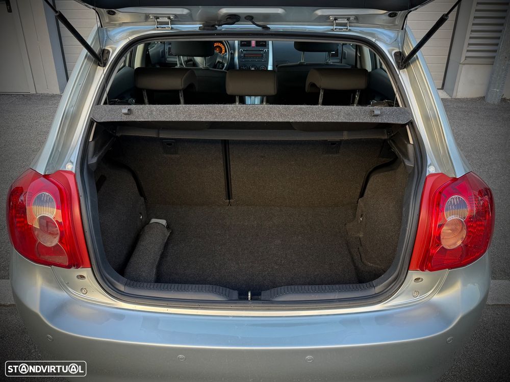 Toyota Auris 1.4 VVT-i AC+VSC - 17