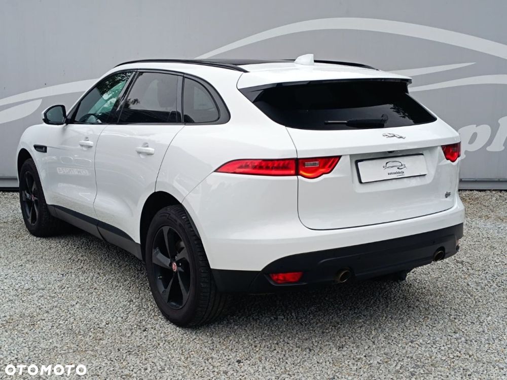 Jaguar F-Pace - 16
