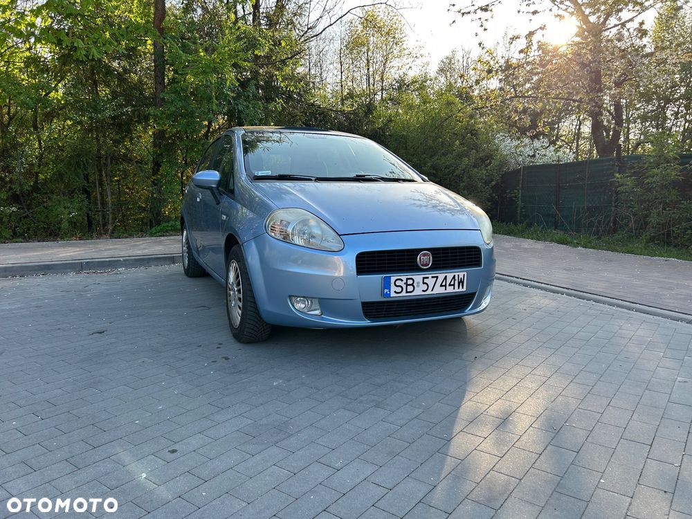 Fiat Grande Punto Actual 1.4 8V Estiva Blue&Me - 21
