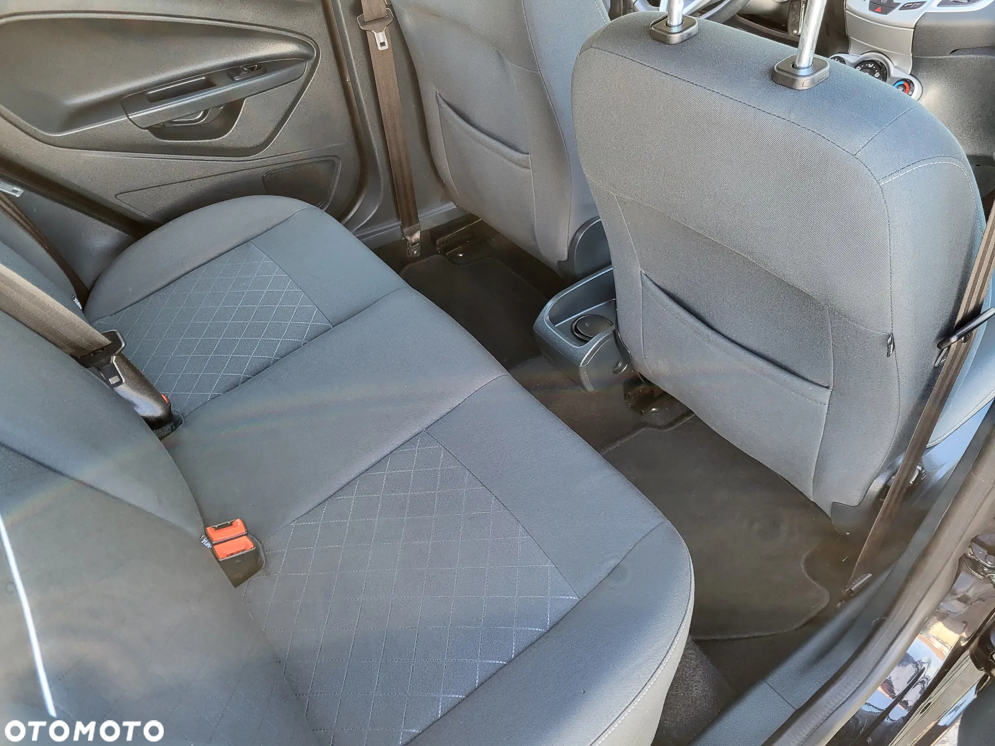 Ford Fiesta 1.25 Ghia - 23
