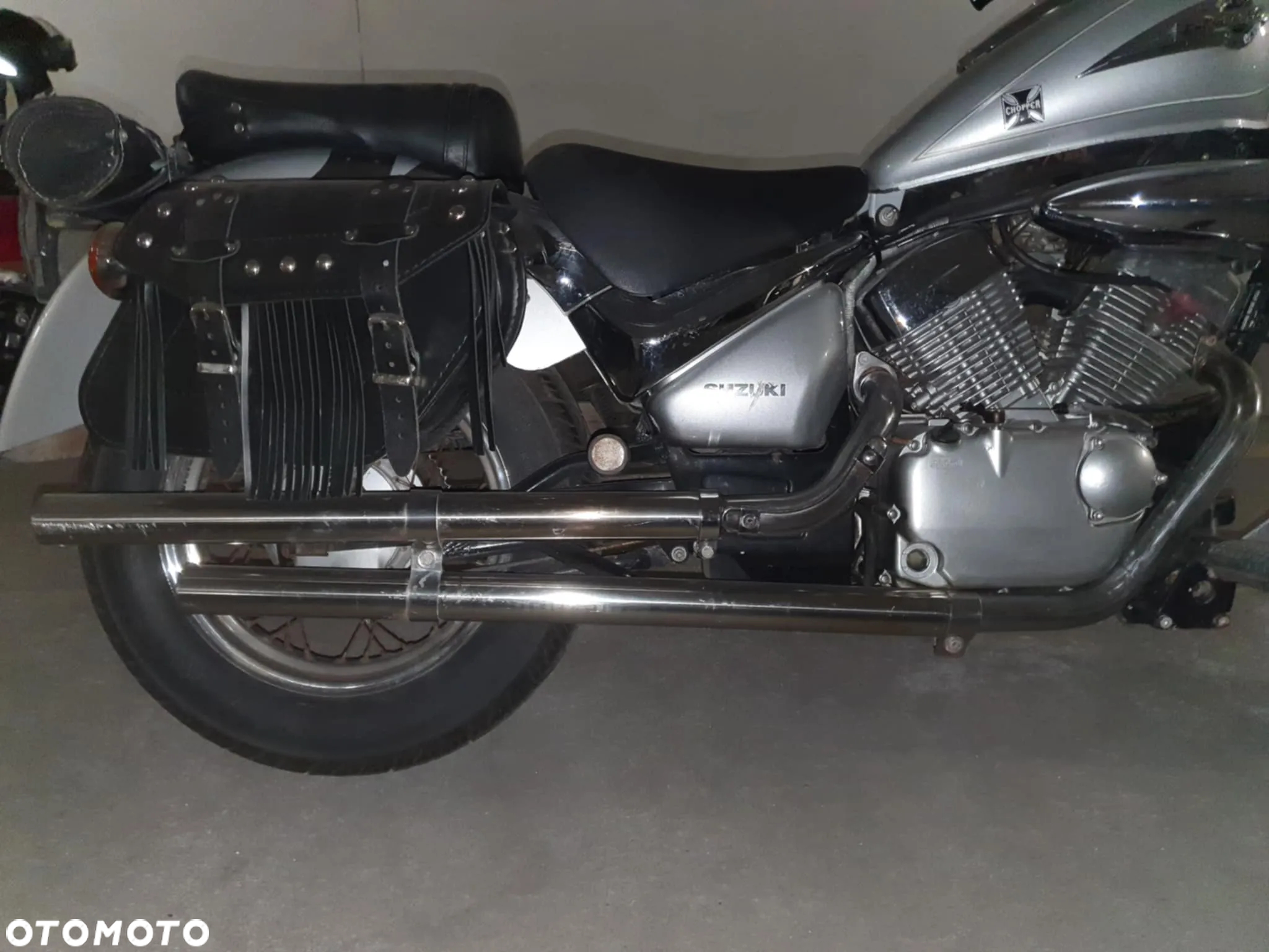 Suzuki Intruder - 8