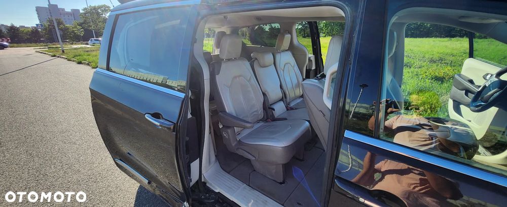 Chrysler Pacifica - 15