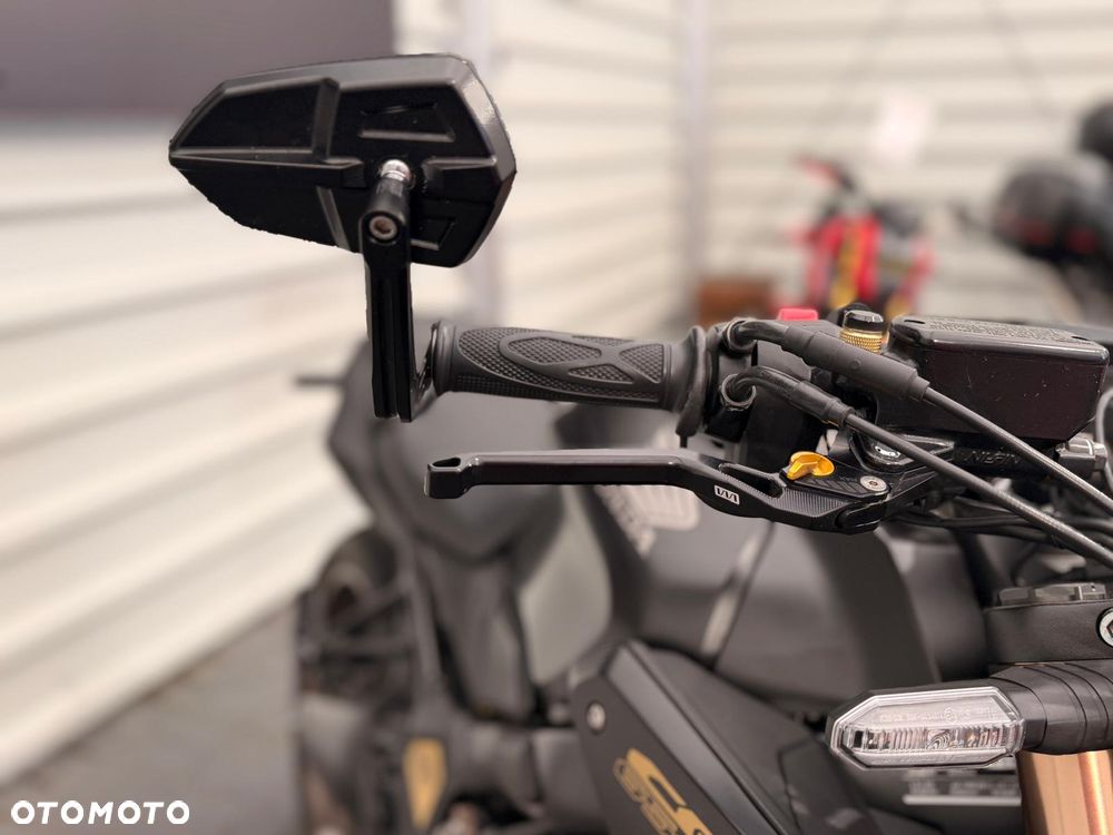 Honda CB - 8