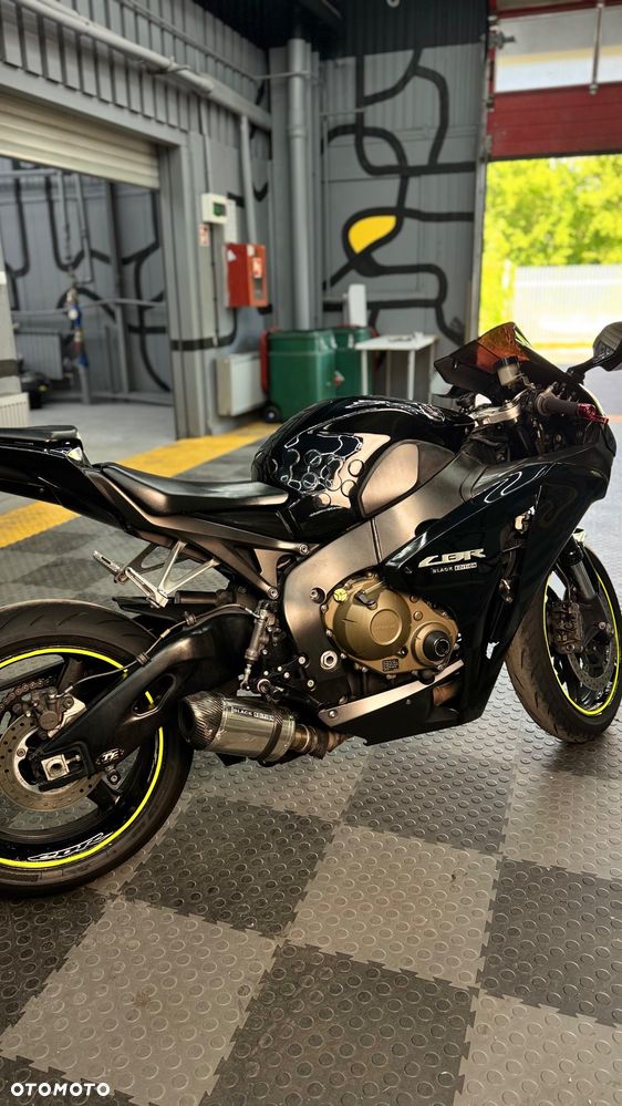 Honda CBR - 1
