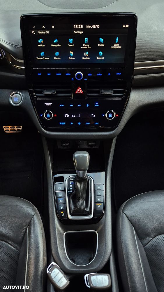 Hyundai IONIQ - 12