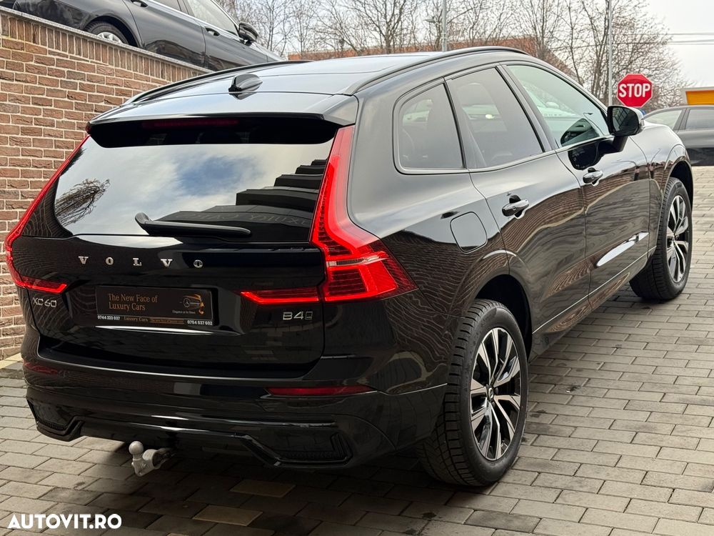 Volvo XC 60 B4 MHEV AT AWD Ultimate Dark - 6