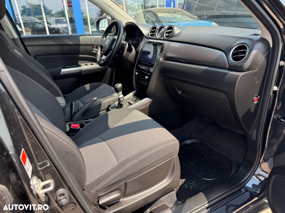 Suzuki Vitara 1.4 Boosterjet AllGrip MHEV Passion - 13