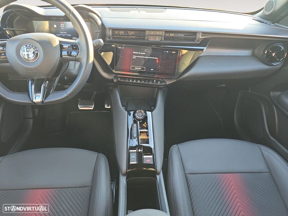 Alfa Romeo Junior 1.2 Speciale eDCT6 - 11