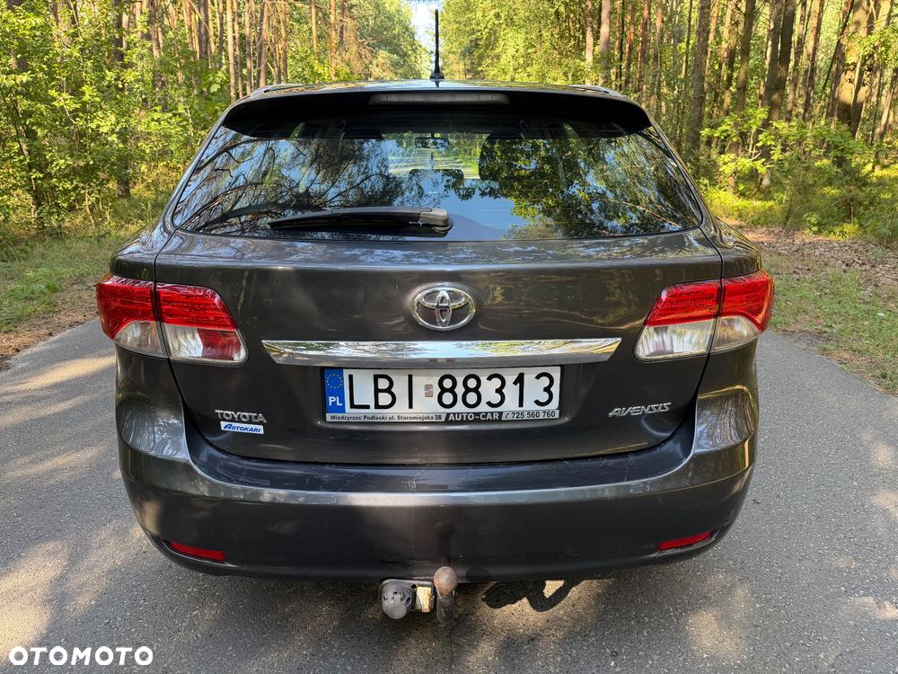 Toyota Avensis 1.6 Active - 6
