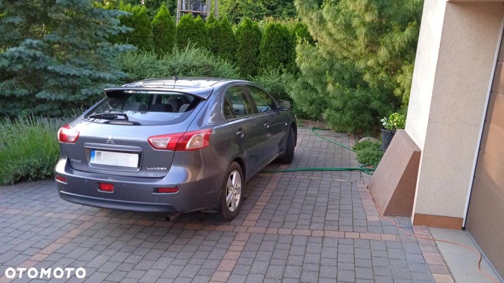 Mitsubishi Lancer - 9