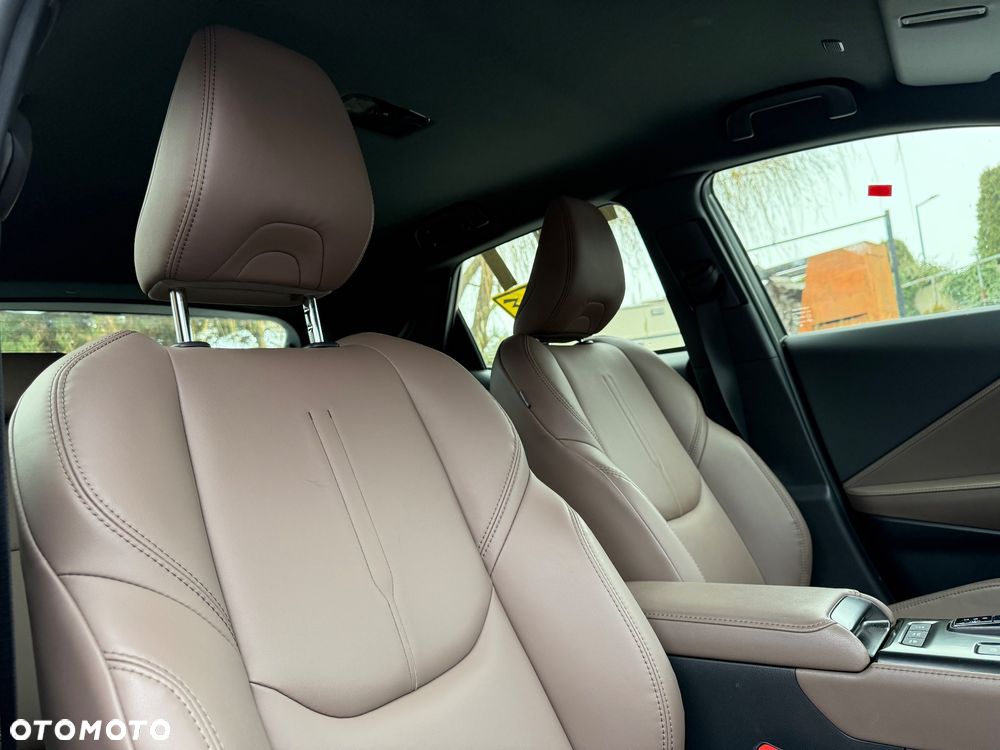 Lexus LBX FWD Emotion - 28