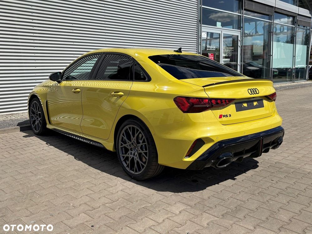 Audi RS3 Limousine - 4