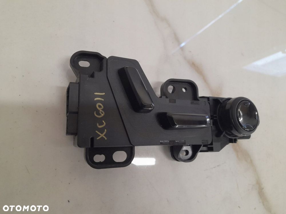 panel prawy fotela 30644668 volvo xc60 ii 2020r - 2