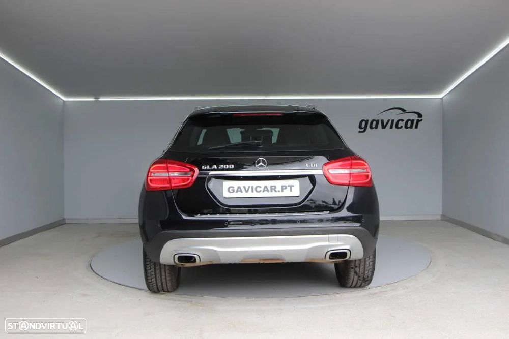 Mercedes-Benz GLA 200 CDi Urban Aut. - 13
