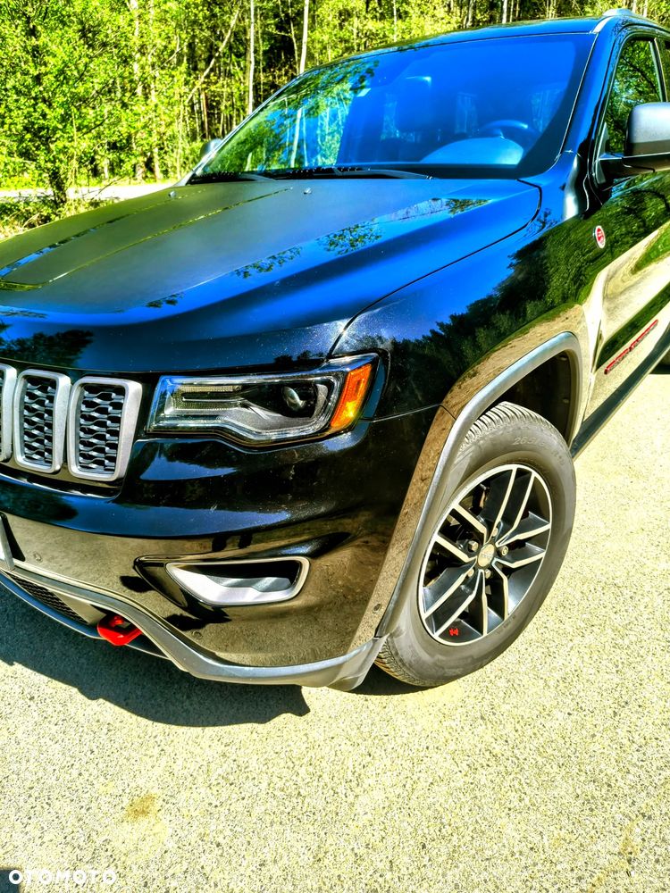 Jeep Grand Cherokee - 24