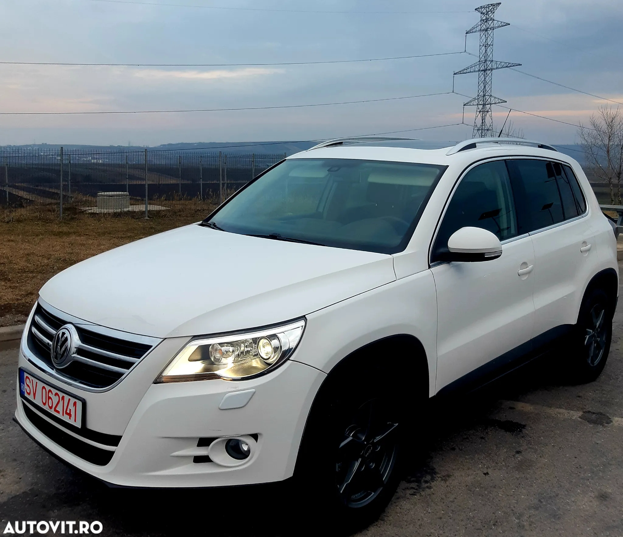 Volkswagen Tiguan 2.0 TDI 4Motion DSG Sport & Style - 2
