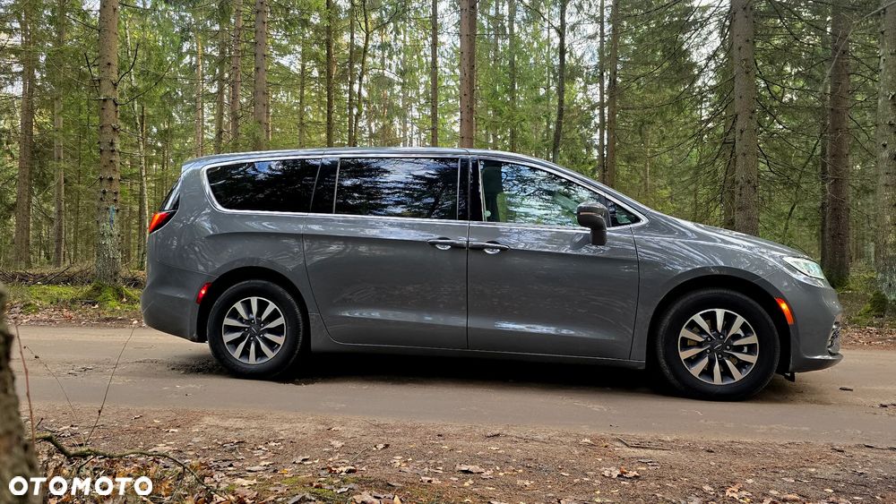 Chrysler Pacifica - 12