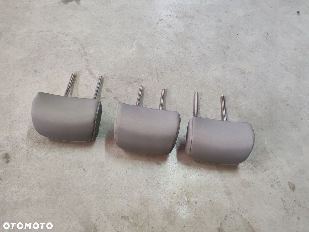 Zagłówki tył tylne komplet Kia Ceed II 12-15 - 2