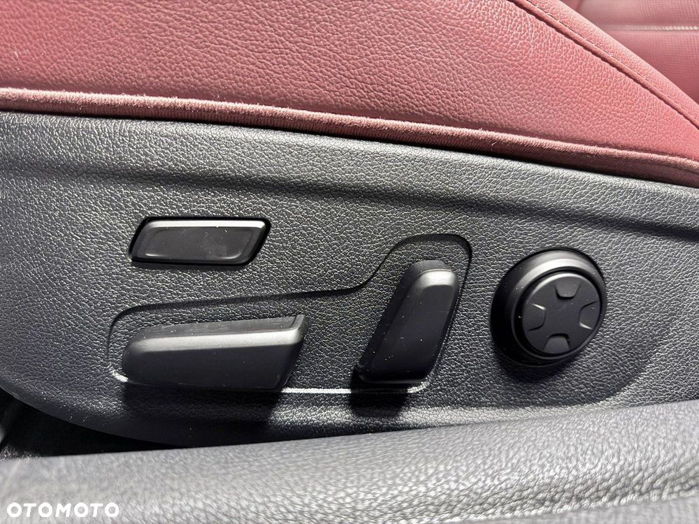 Kia Stinger 2.0 T-GDI GT Line - 31