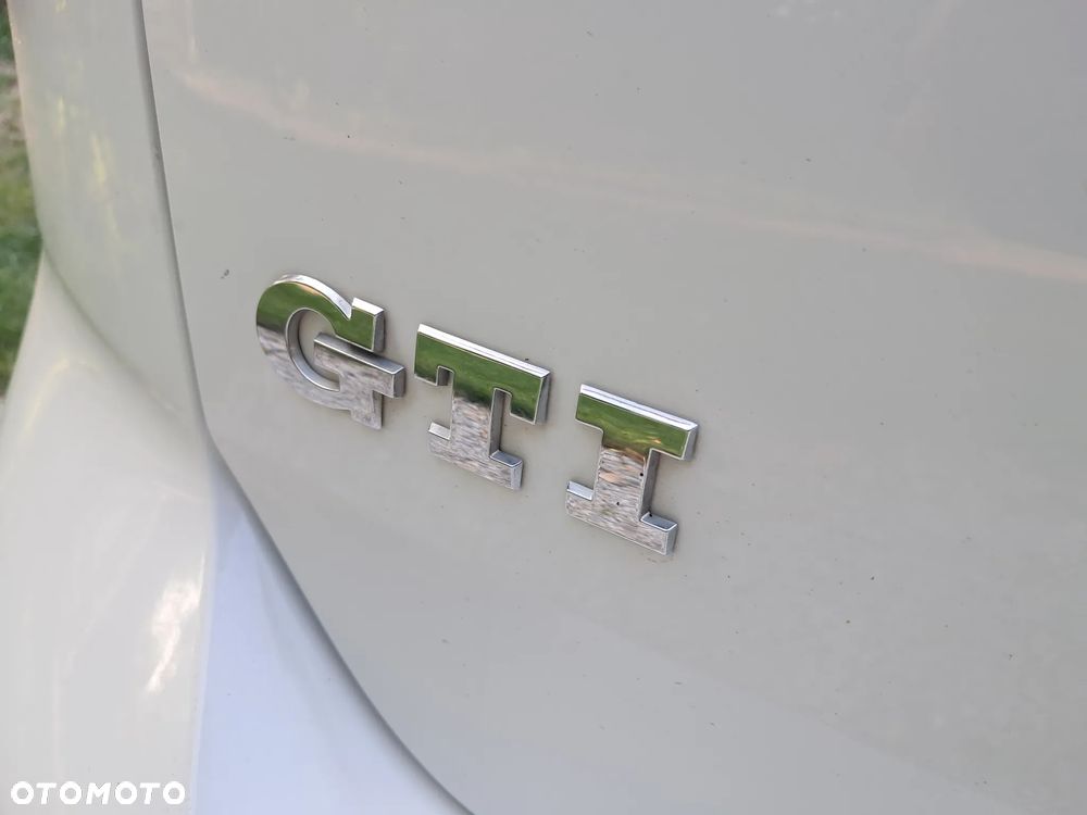 Volkswagen Golf - 6