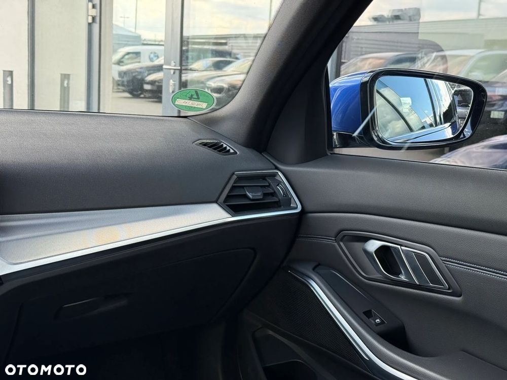 BMW Seria 3 320d xDrive M Sport sport - 8