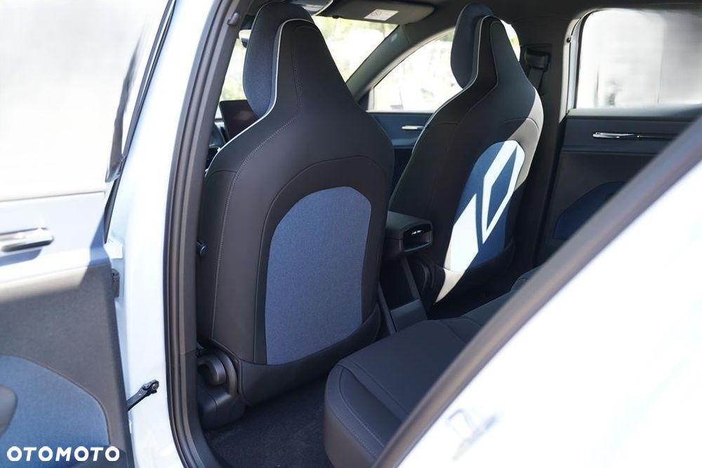 Volvo EX30 51kWh Single Motor Core - 10