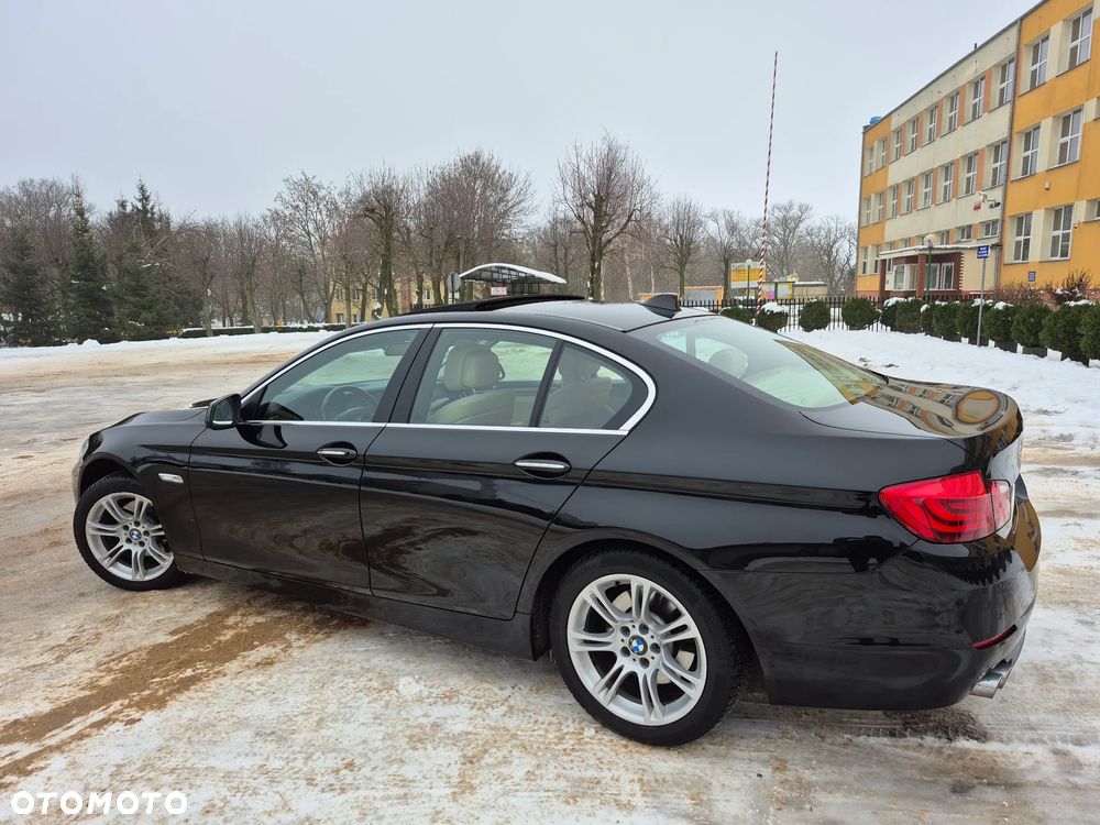 BMW Seria 5 520d Sport-Aut - 32