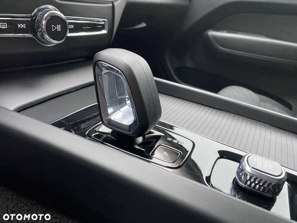 Volvo XC 60 B4 D Core - 24