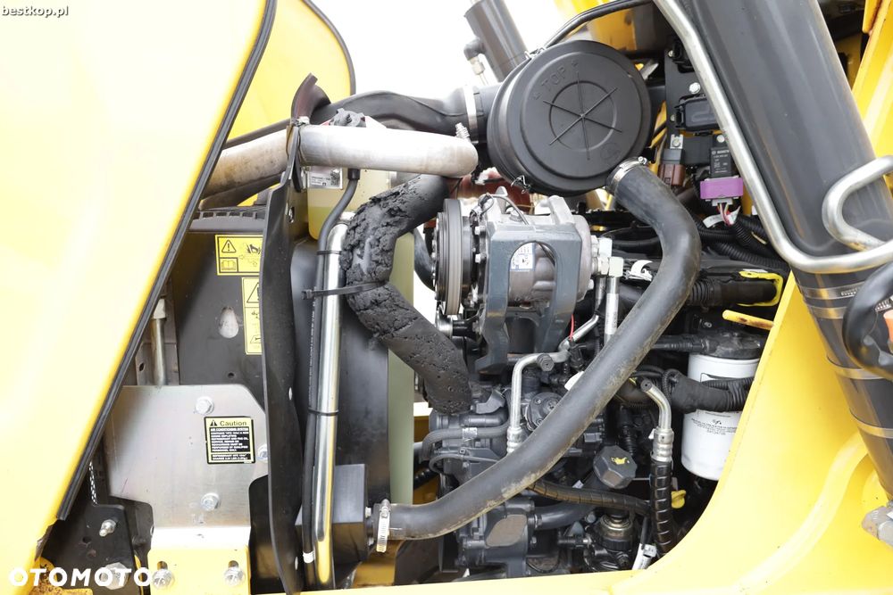 New Holland B100C - 33
