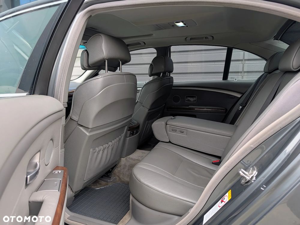 BMW Seria 7 - 19