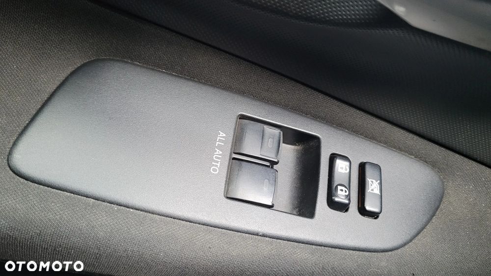 Toyota Auris 1.33 VVT-i Life - 12