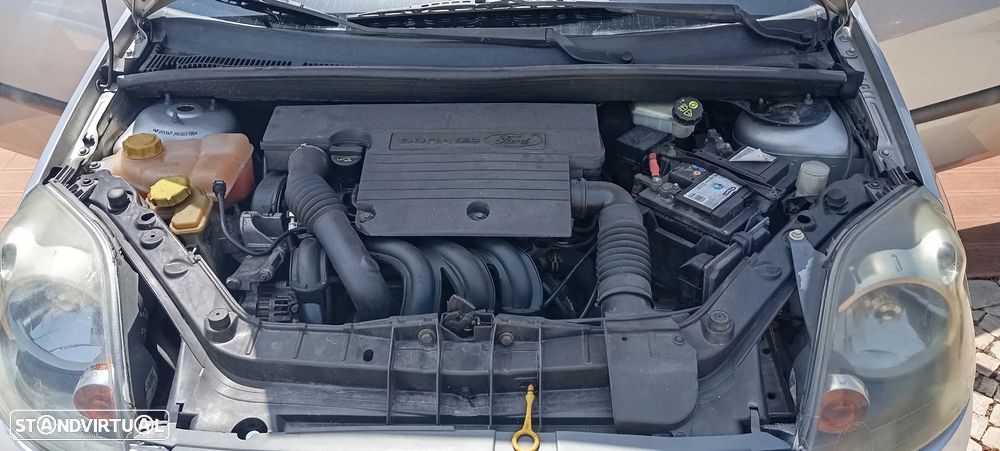 Ford Fiesta 1.25 Ghia - 5