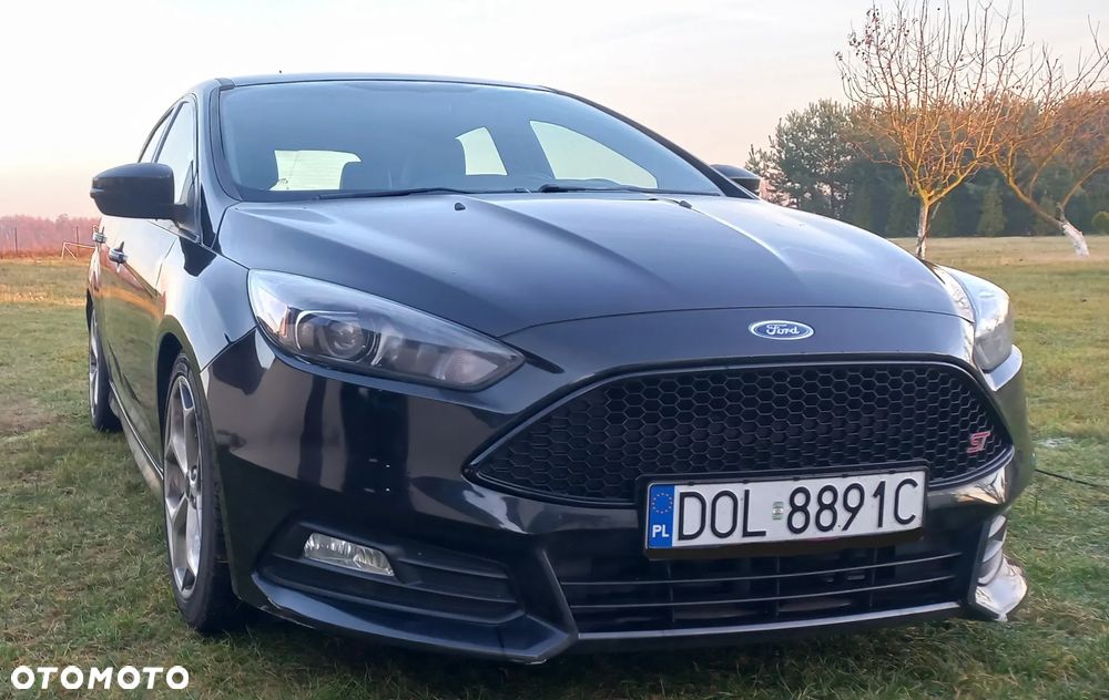 Ford Focus 2.0 EcoBoost ST mit Leder-Sport-Paket - 1