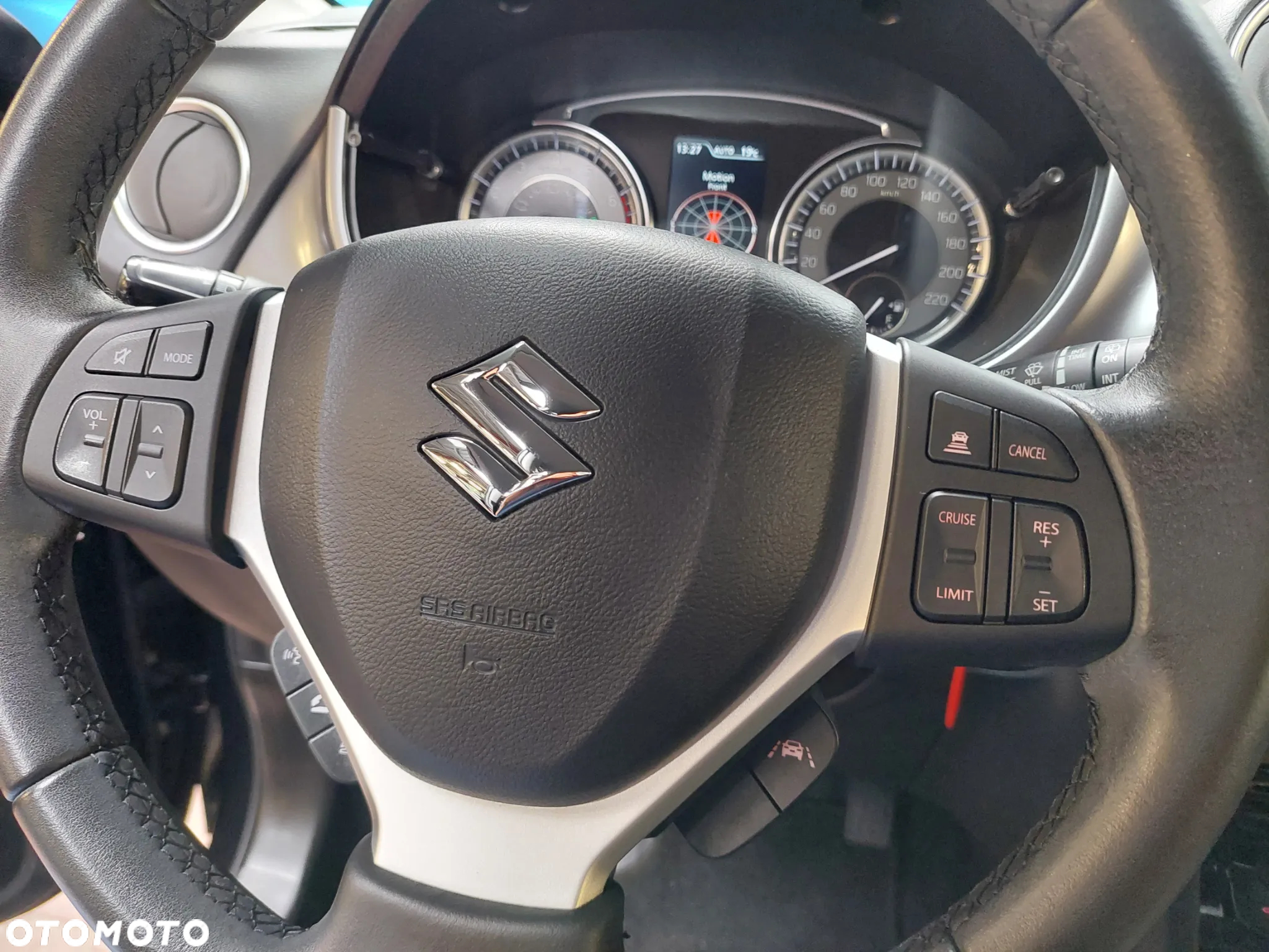 Suzuki Vitara 1.4 Boosterjet Premium 4WD - 23