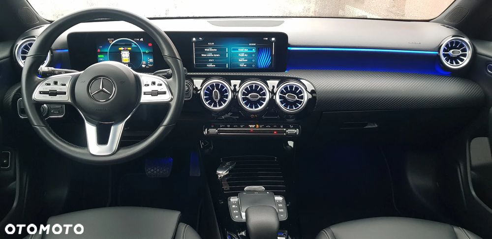 Mercedes-Benz CLA 250 e 8G-DCT AMG Line - 33