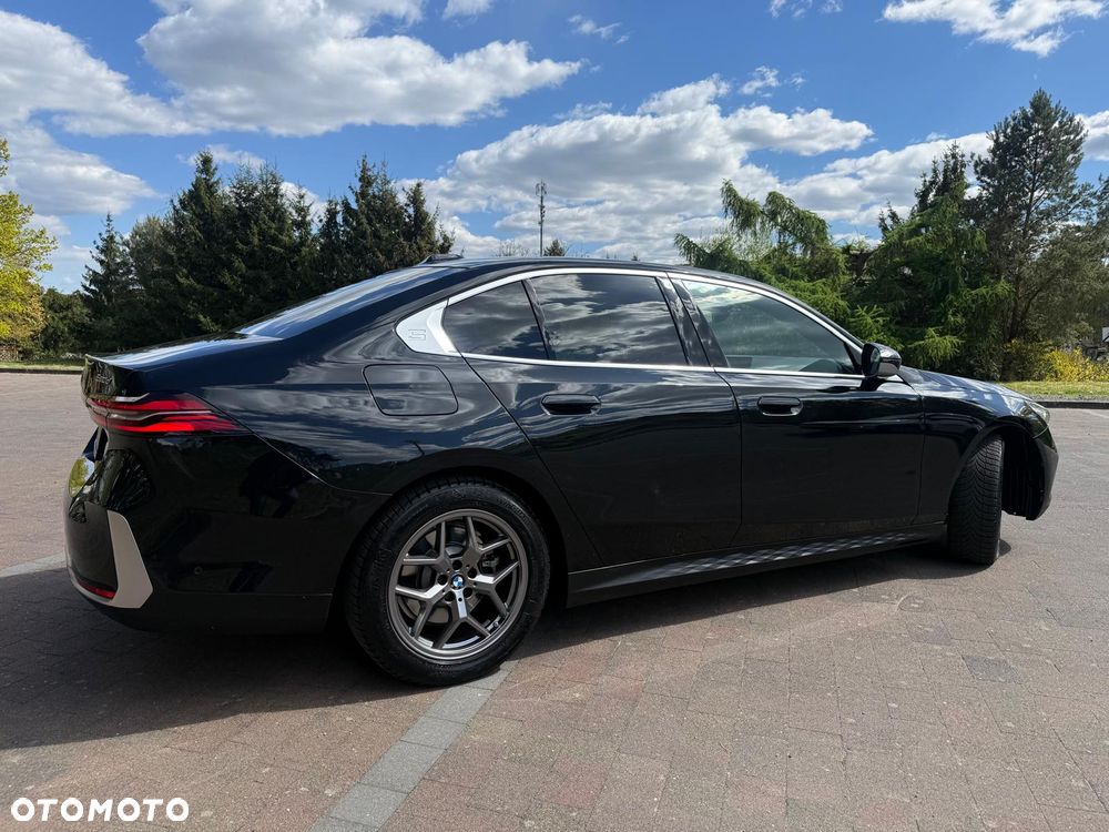BMW Seria 5 520d xDrive - 9