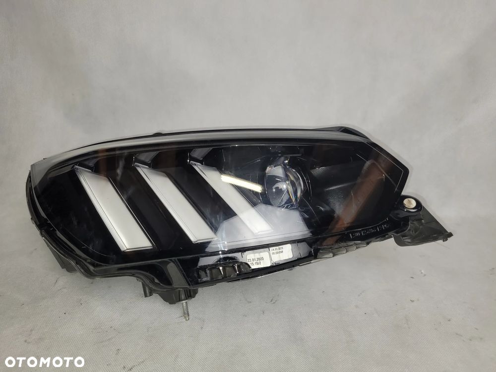 PEUGEOT 2008 II - LAMPA LAMPY PRZEDNIE PRZÓD - 9