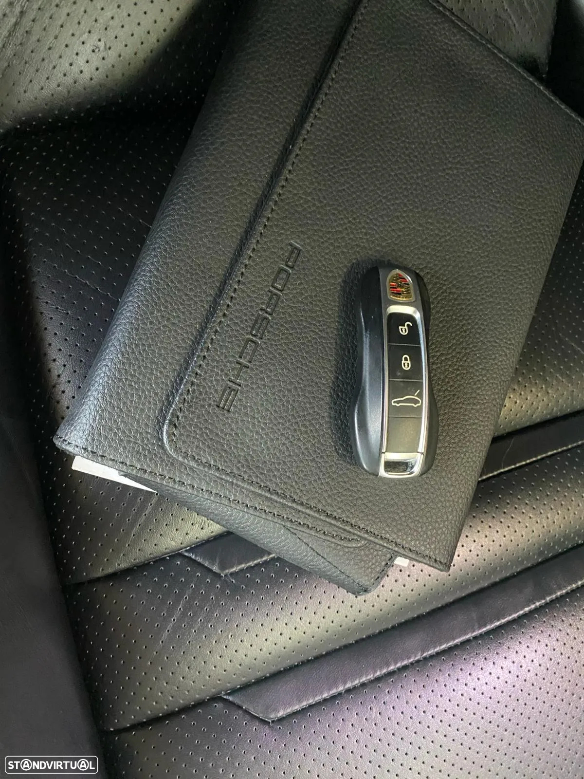 Porsche Panamera 4 E-Hybrid 10 Years Edition - 21